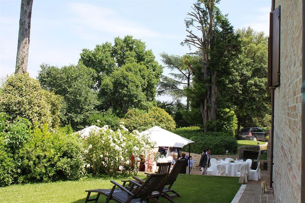 Castello Montegiove Hotel Fano Luaran gambar