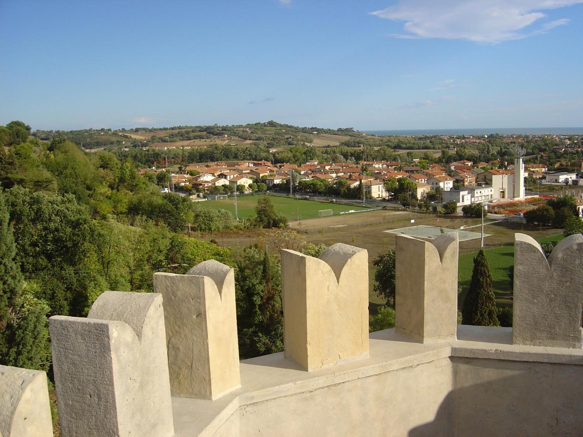 Castello Montegiove Hotel Fano Luaran gambar