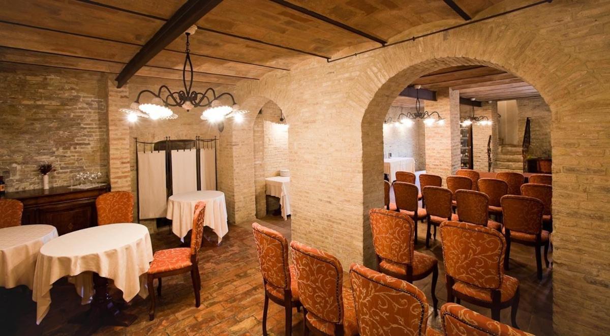 Castello Montegiove Hotel Fano Luaran gambar