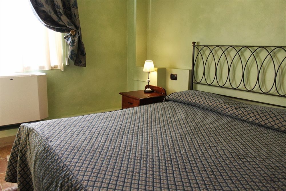 Castello Montegiove Hotel Fano Luaran gambar