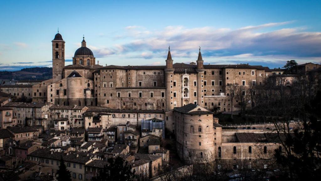 Castello Montegiove Hotel Fano Luaran gambar